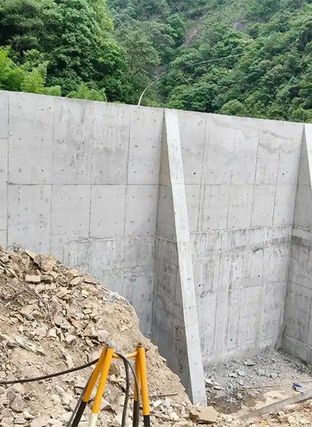 洛阳重力式挡土墙
